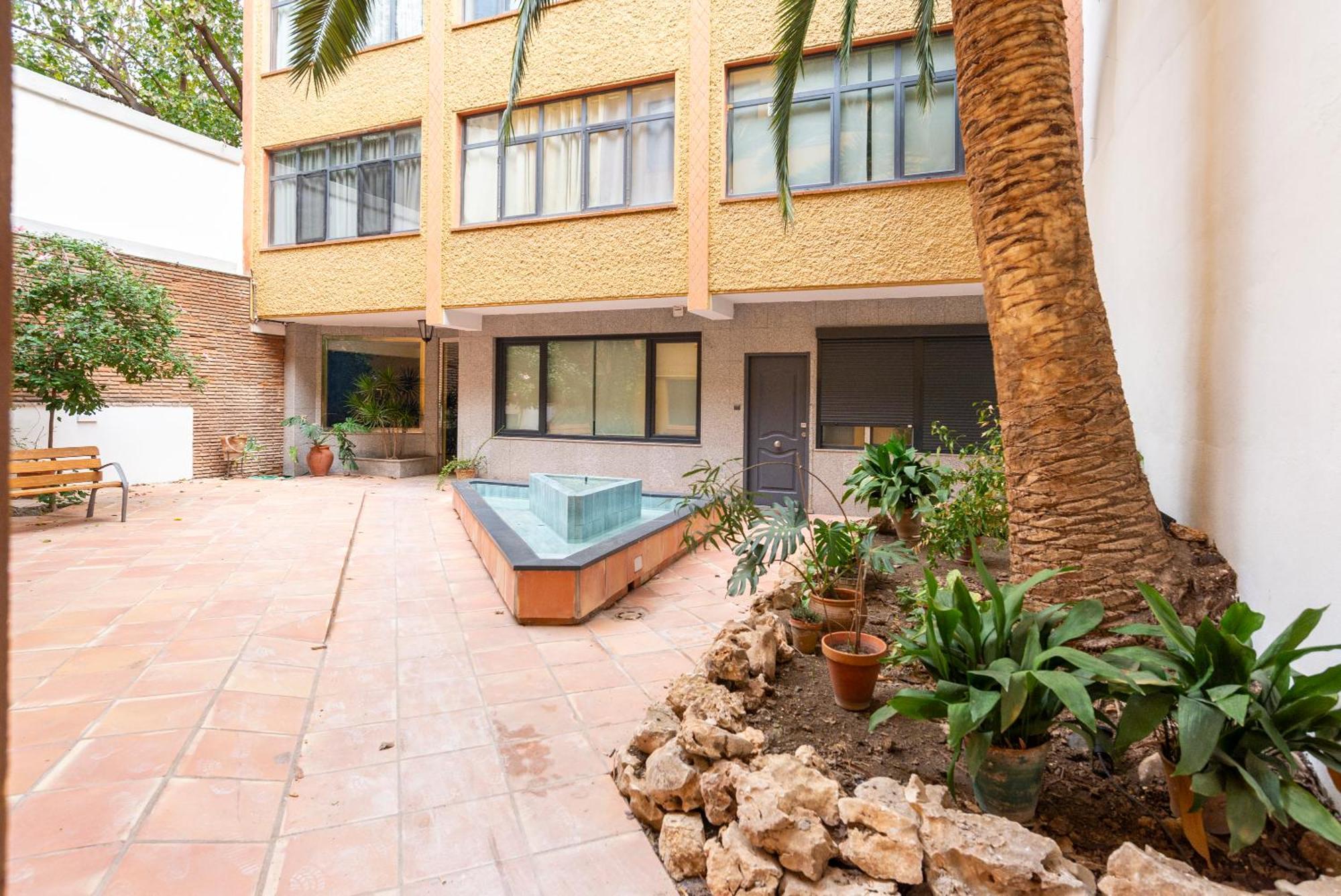 Andres Perez & Quiet Courtyard By Ele Apartments Málaga Eksteriør bilde